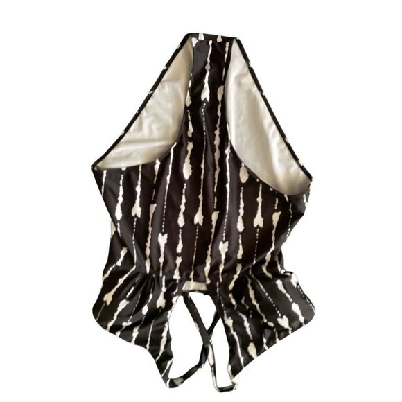 Swimsuit  - Picture 2 of 8